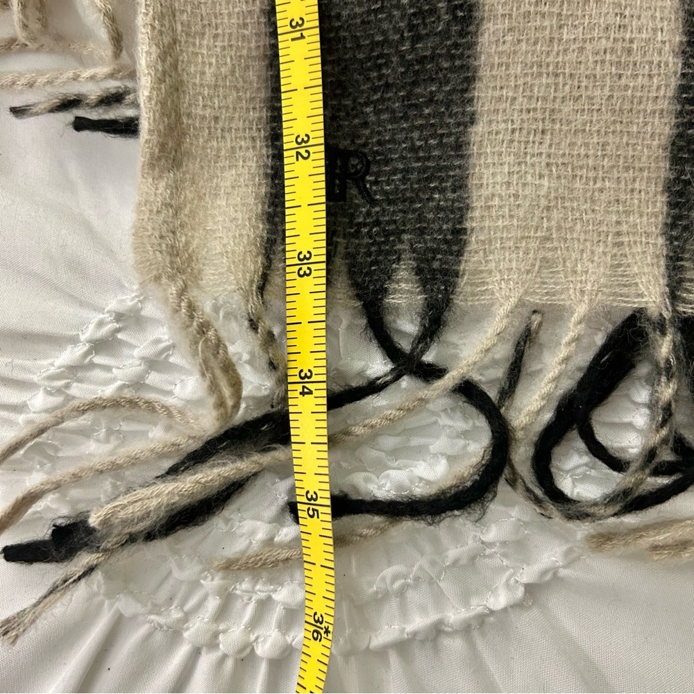 Banana Republic Black & Tan Plaid Fringe Cashmere Wool Wrap Shawl Sweater Sz OS - Picture 8 of 11